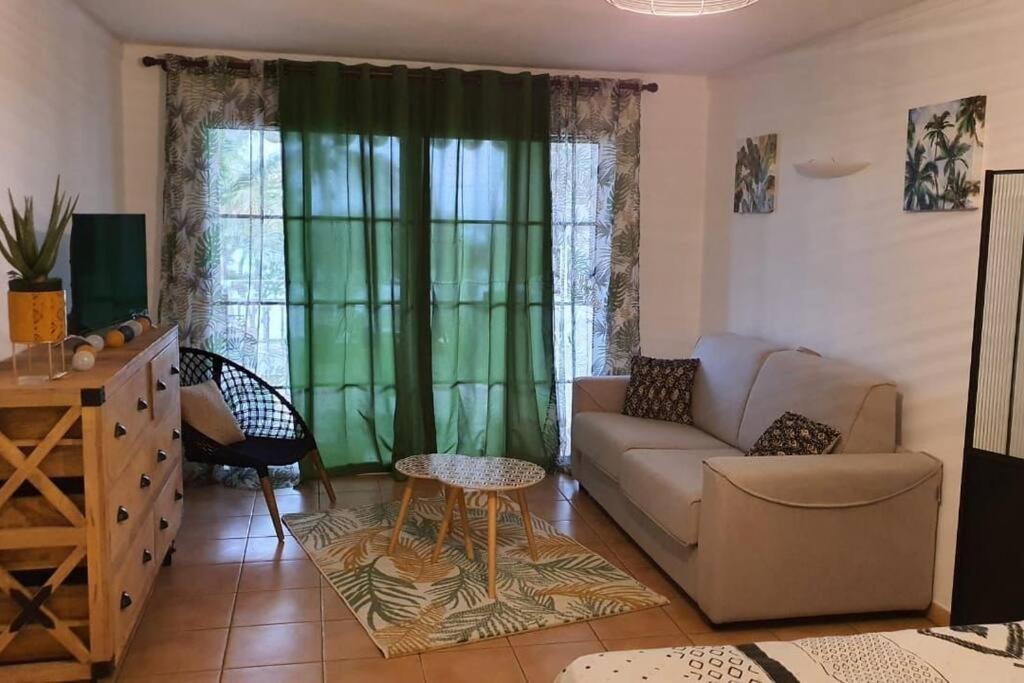 Studio cosy, vue sur mer villages vacances Sainte anne chèques vacances acceptés Extérieur photo